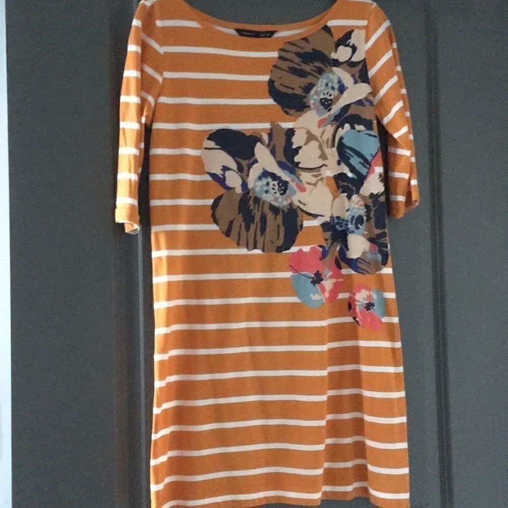 French Connection Cotton Dress. 3/4 sleeve with round neck. Size small.